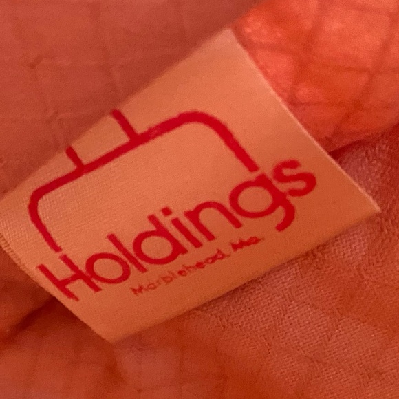 HOLDINGS Floral, Roomy Metal Collapsible Quilted Bag - Picture 13 of 13